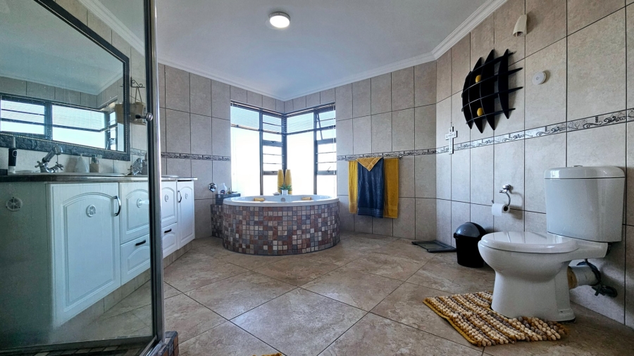 5 Bedroom Property for Sale in Dana Bay Western Cape